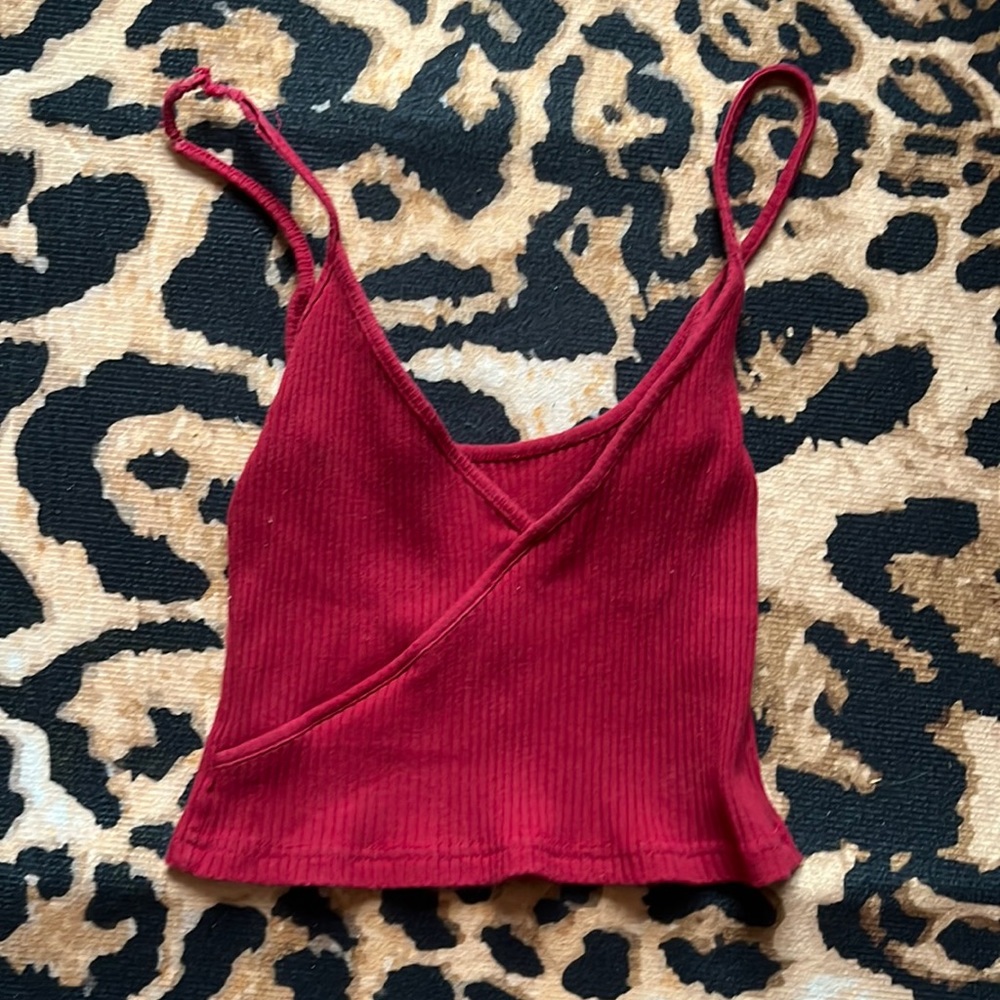 red v neck crop top
